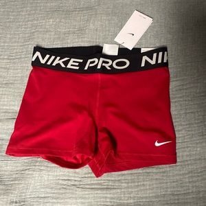 Nike pro shorts red length 3’